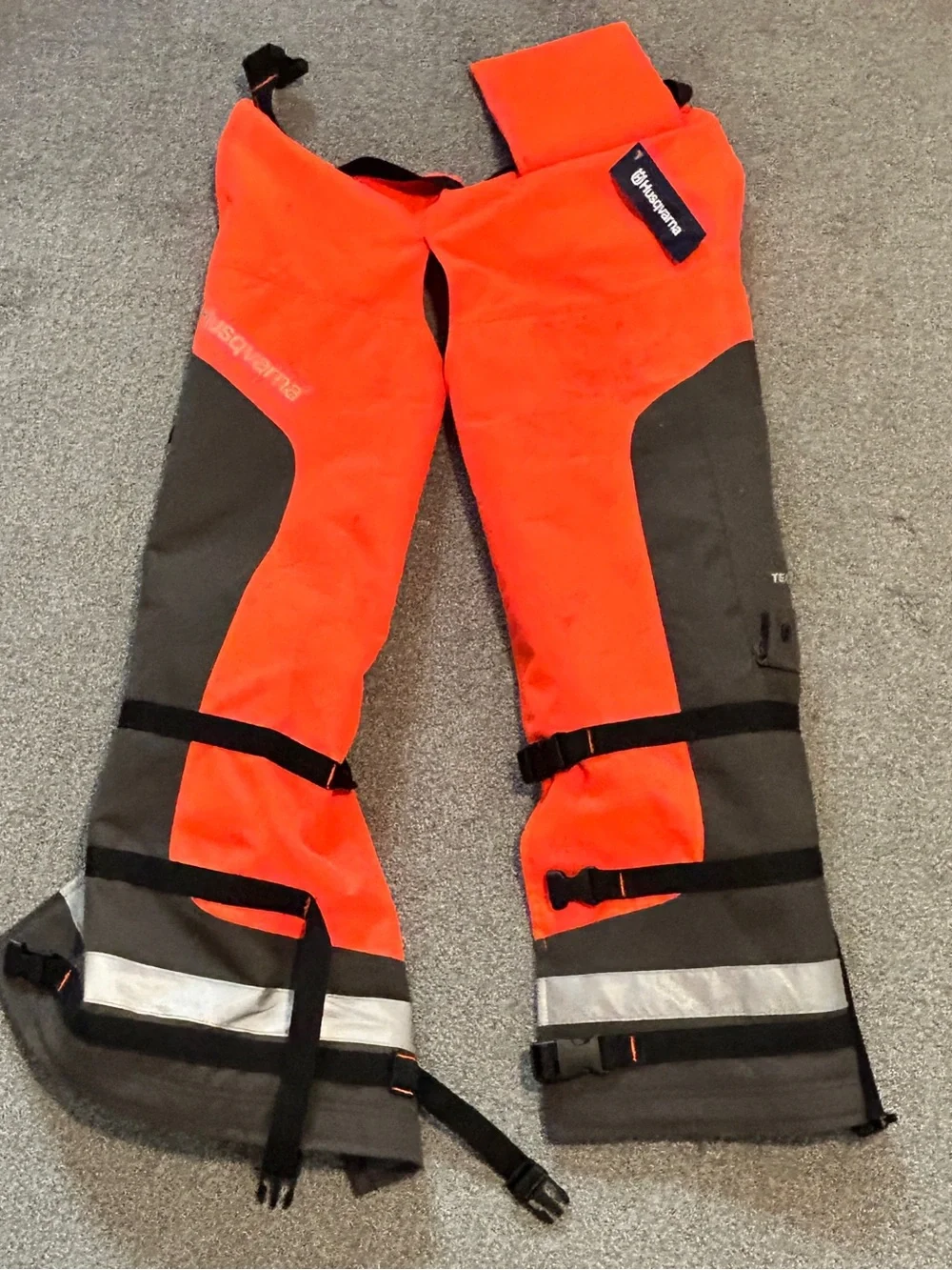 HUSQVARNA Technical Safety Orange Adjustable Chainsaw Apron Chaps 36